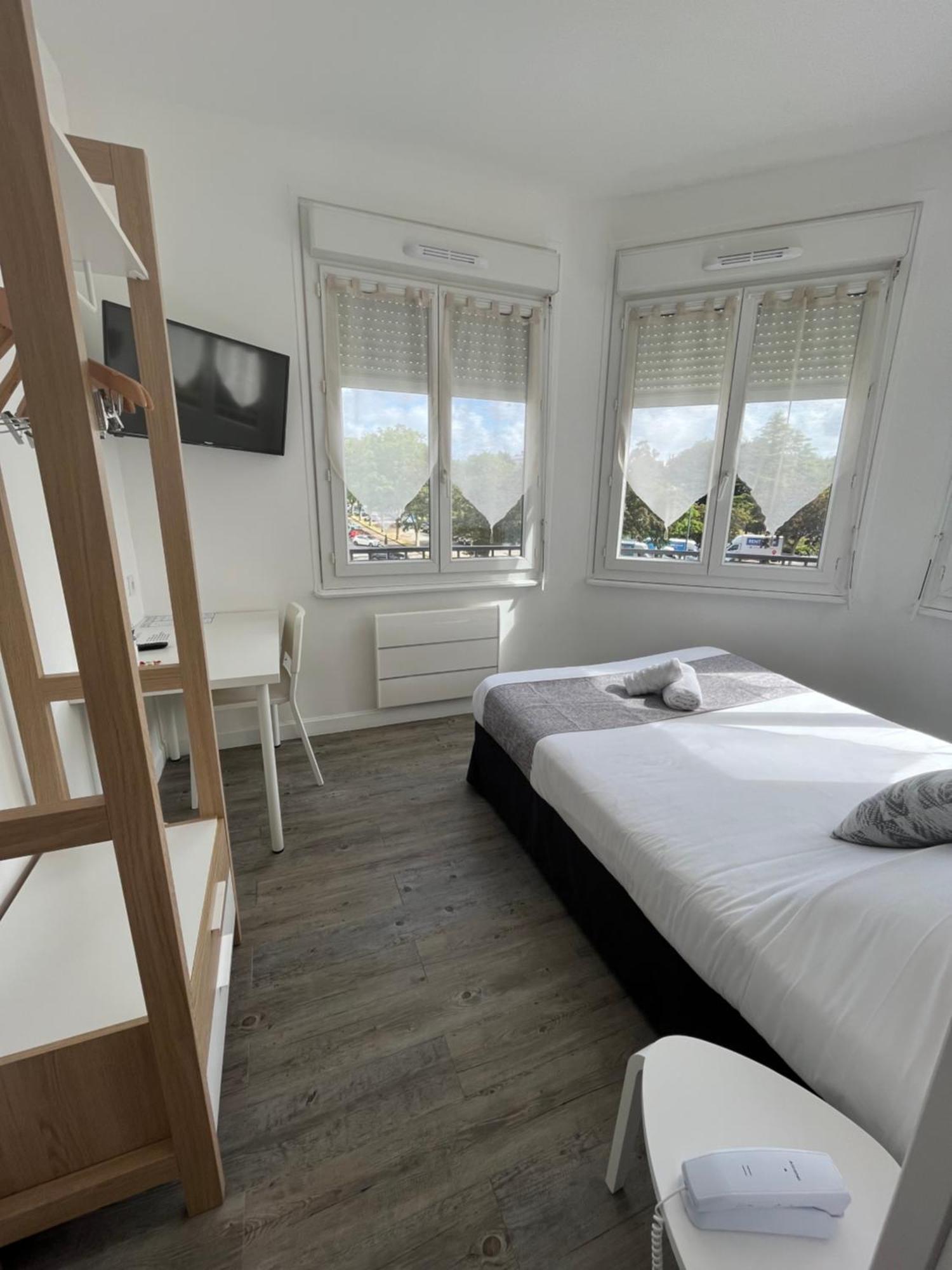 Hotel Agena بريست المظهر الخارجي الصورة